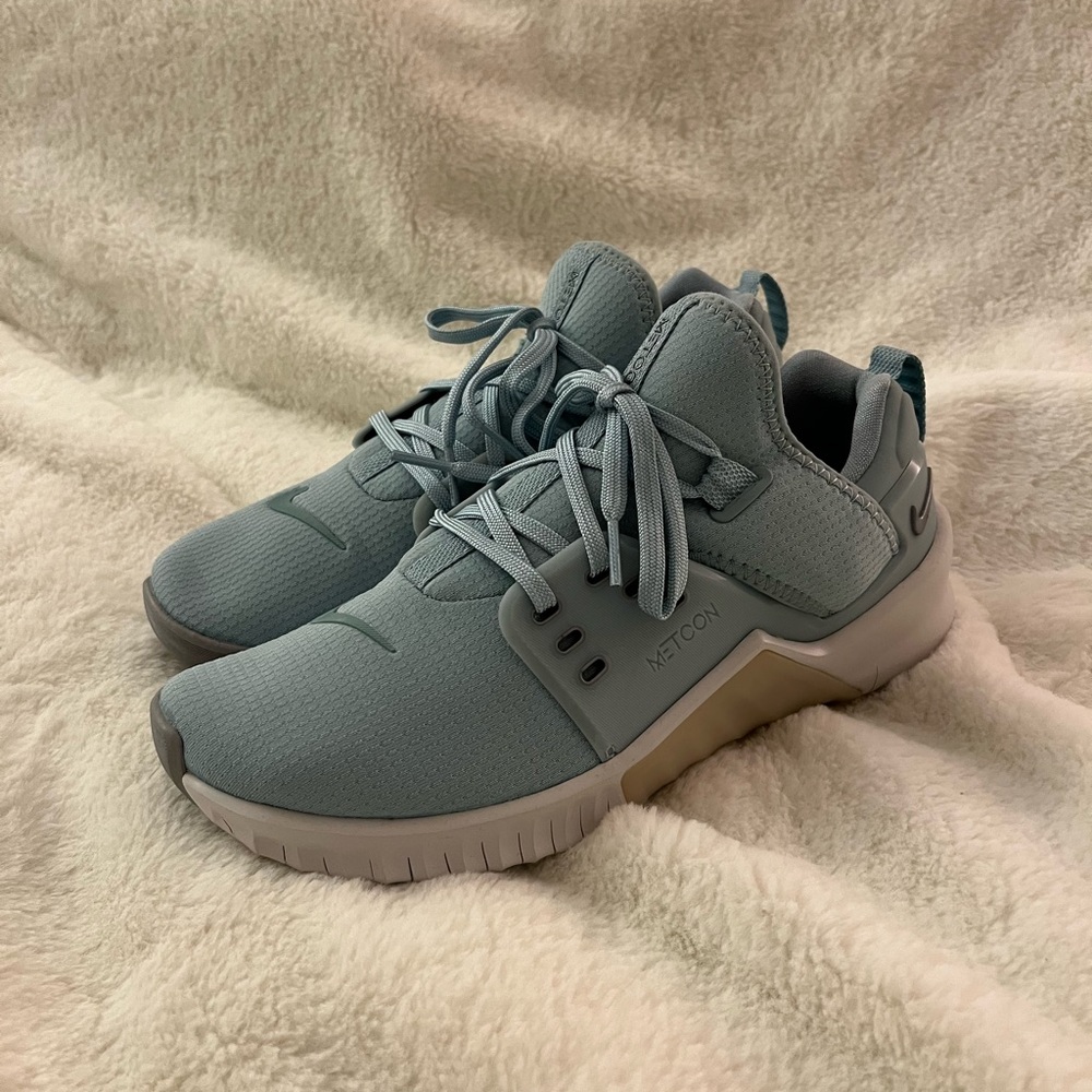 NWOT Blue Metcon Nike Free Shoes